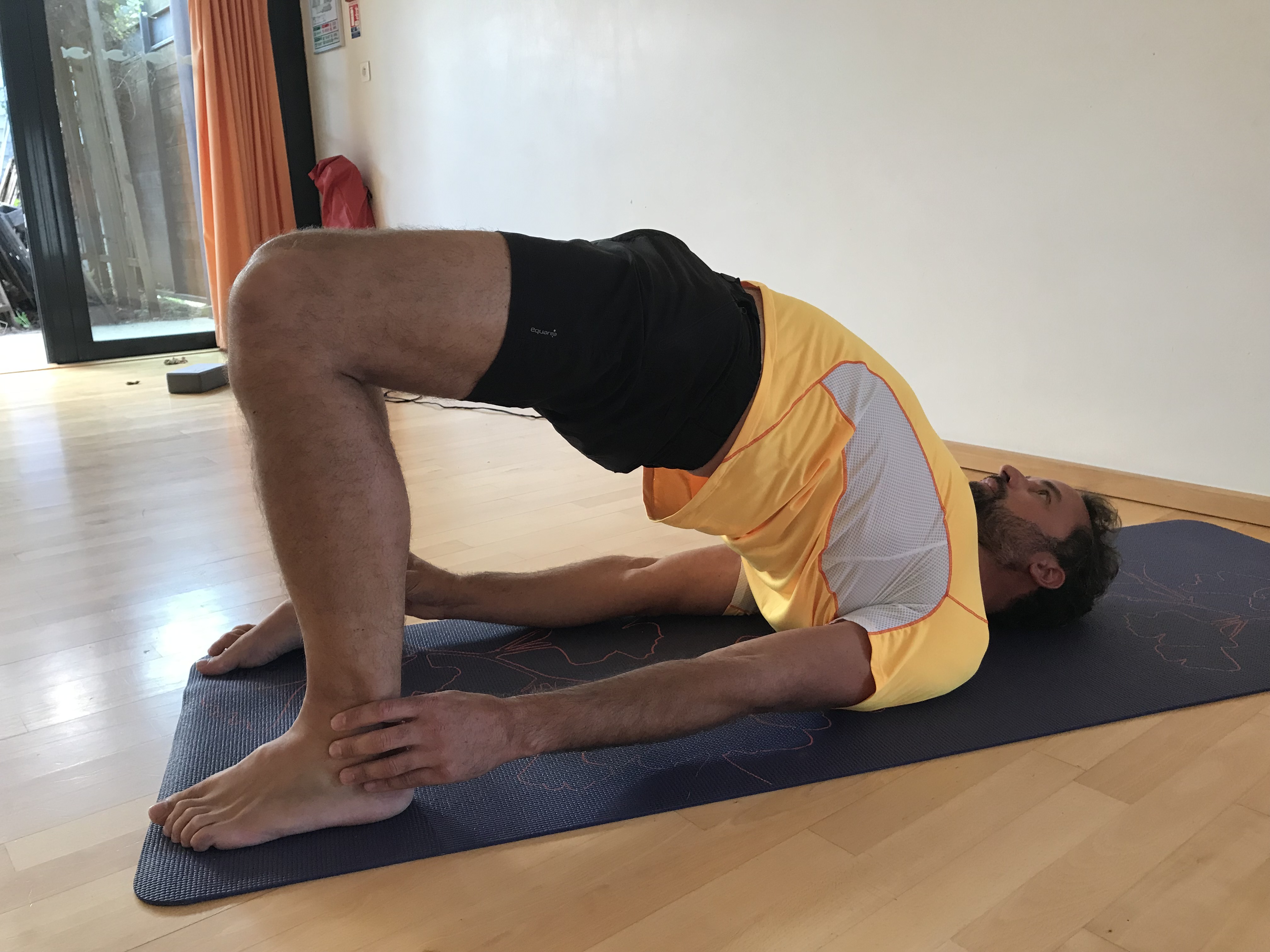 Stretching Postural Attitude La Rochelle cours de yoga par Nadege Kchouk